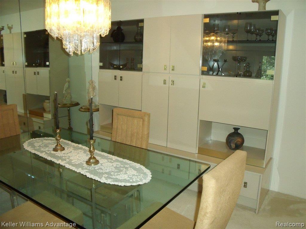 29703 Pine Ridge Circle, Unit 36 Farmington, MI 48331 - Photo 8 of 15 Dining Room 2