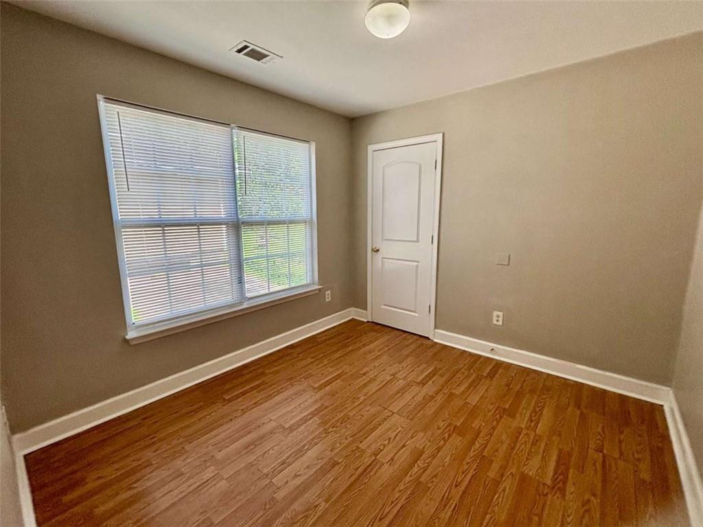2595 Elliott Street Northwest Atlanta, GA 30318 - Photo 18 of 27