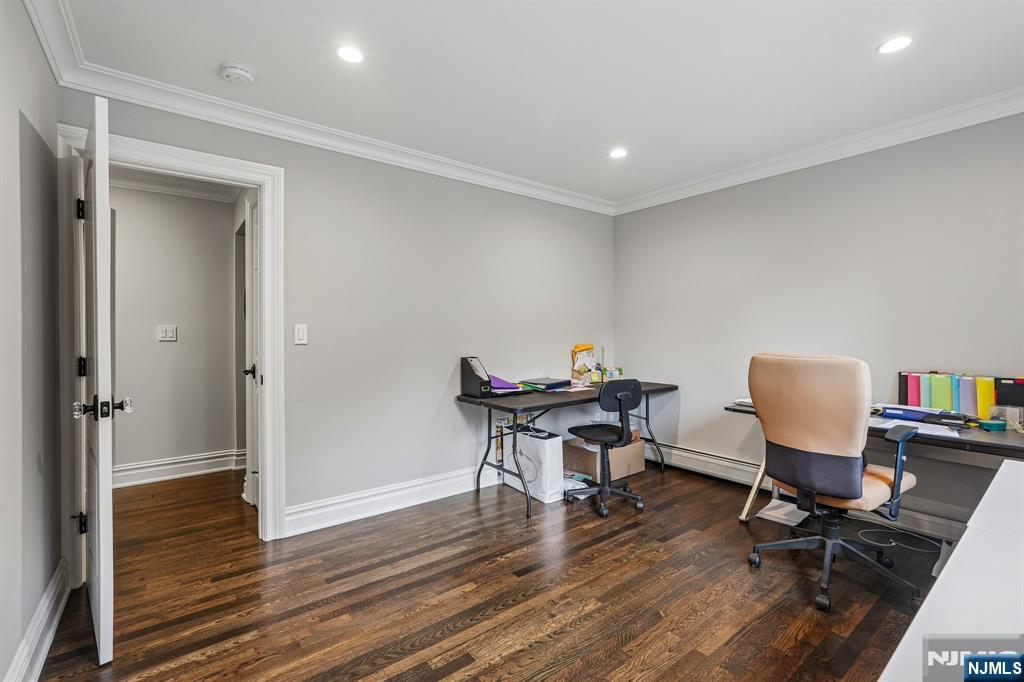 689 Colonial Road Franklin Lakes, NJ 07417 - Photo 38 of 42 Gallery Image 38