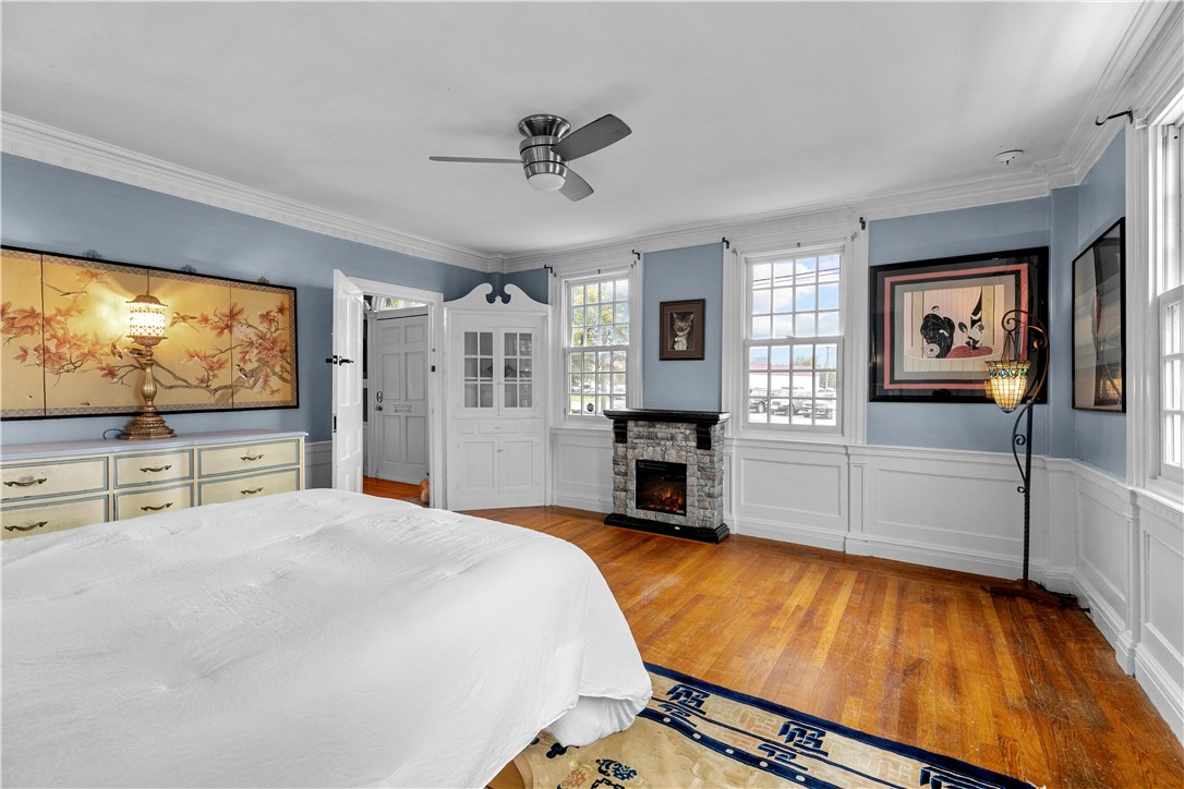299 West Main Road Middletown, RI 02842 - Photo 19 of 49