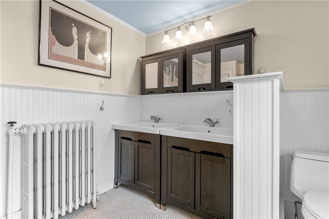 299 West Main Road Middletown, RI 02842 - Photo 25 of 49