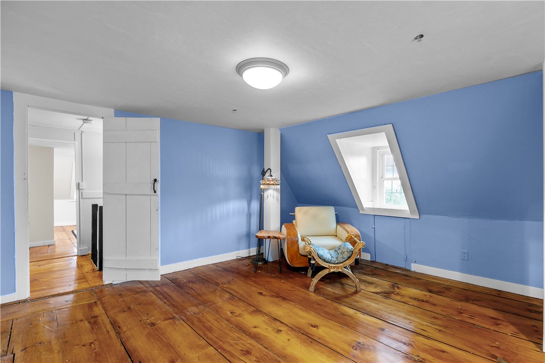 299 West Main Road Middletown, RI 02842 - Photo 35 of 49