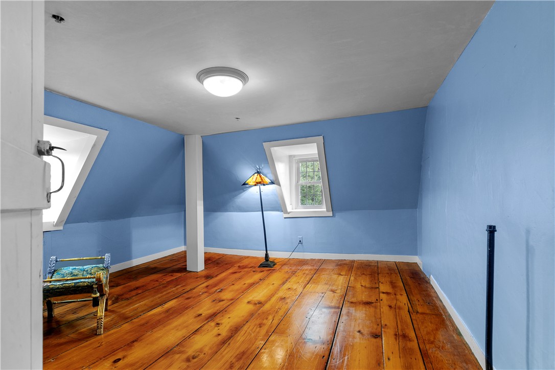 299 West Main Road Middletown, RI 02842 - Photo 36 of 49