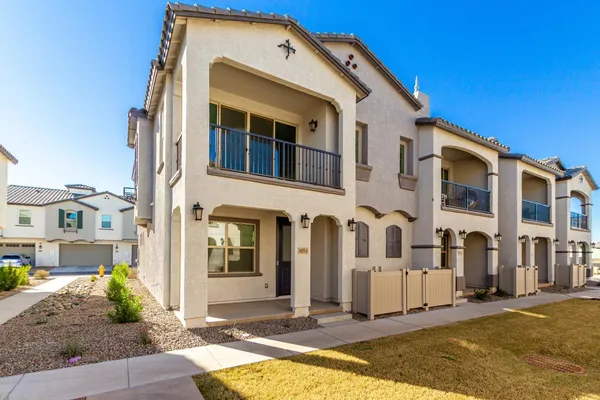 $2,295 | 4054 East Amoroso Drive, Gilbert, AZ 85296