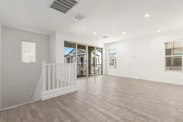 $2,295 | 4054 East Amoroso Drive, Gilbert, AZ 85296