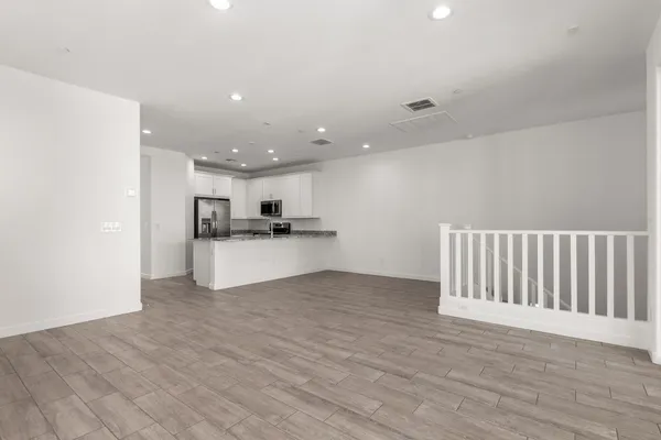 $2,295 | 4054 East Amoroso Drive, Gilbert, AZ 85296