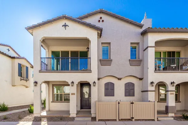 $2,295 | 4054 East Amoroso Drive, Gilbert, AZ 85296