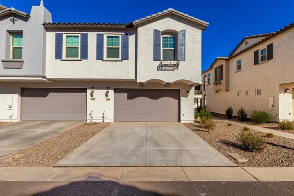 $2,295 | 4054 East Amoroso Drive, Gilbert, AZ 85296