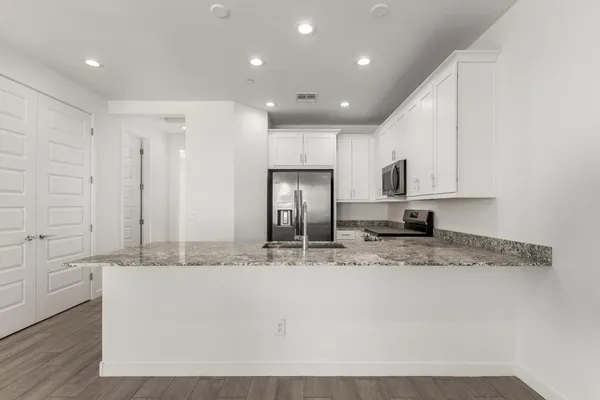 $2,295 | 4054 East Amoroso Drive, Gilbert, AZ 85296