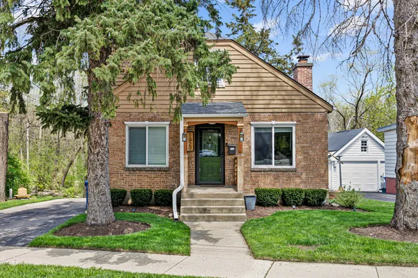 $399,900 | 1020 Dean Street, St. Charles, IL 60174