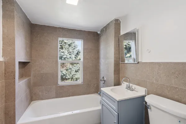 $225,000 | 434 16th Avenue, Rockford, IL 61104