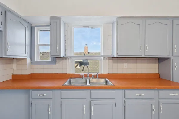 $225,000 | 434 16th Avenue, Rockford, IL 61104