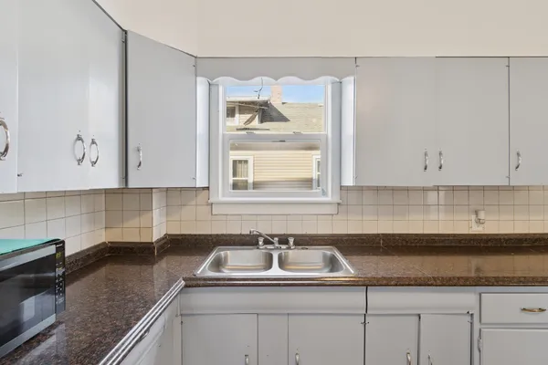 $225,000 | 434 16th Avenue, Rockford, IL 61104