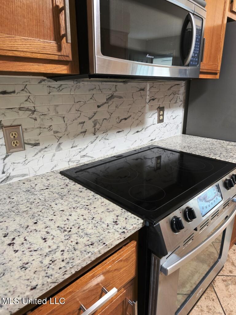 2418 Country Club Road Senatobia, MS 38668 - Photo 8 of 11 New Back splash