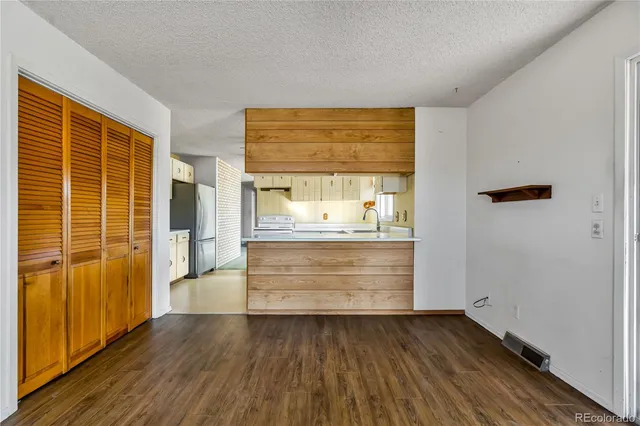 a view of outdoor space with garden view