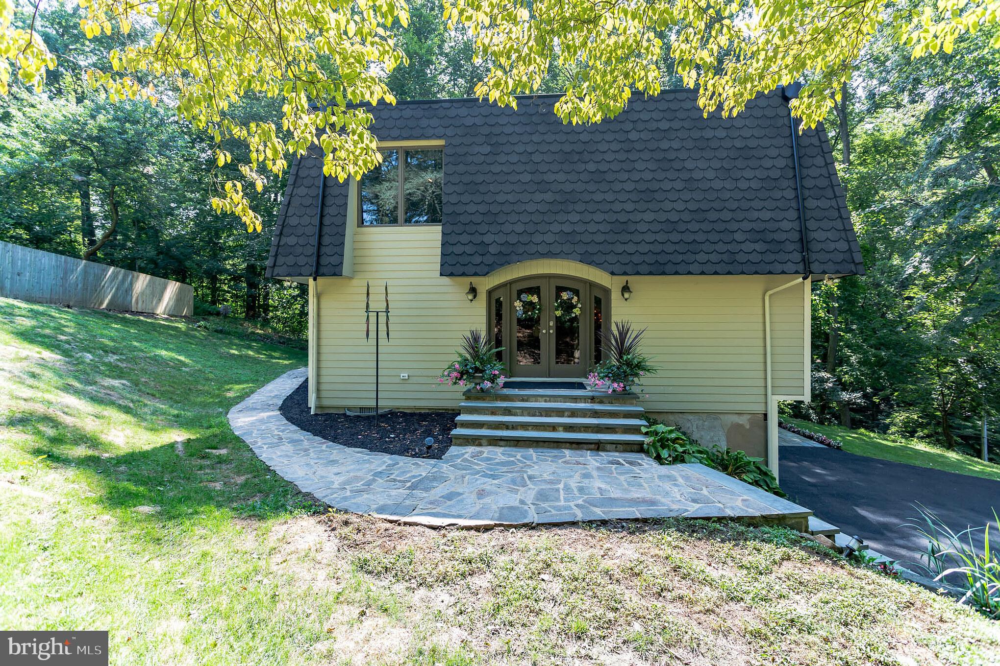 405 Snuff Mill Hill Road Hockessin, DE 19707 - Photo 3 of 41 Main Entrance with 9 foot wide Stone Stairs