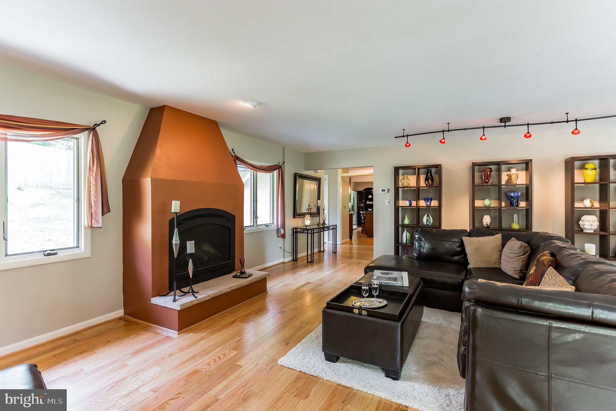 405 Snuff Mill Hill Road Hockessin, DE 19707 - Photo 7 of 41 Seating Area in Great Room