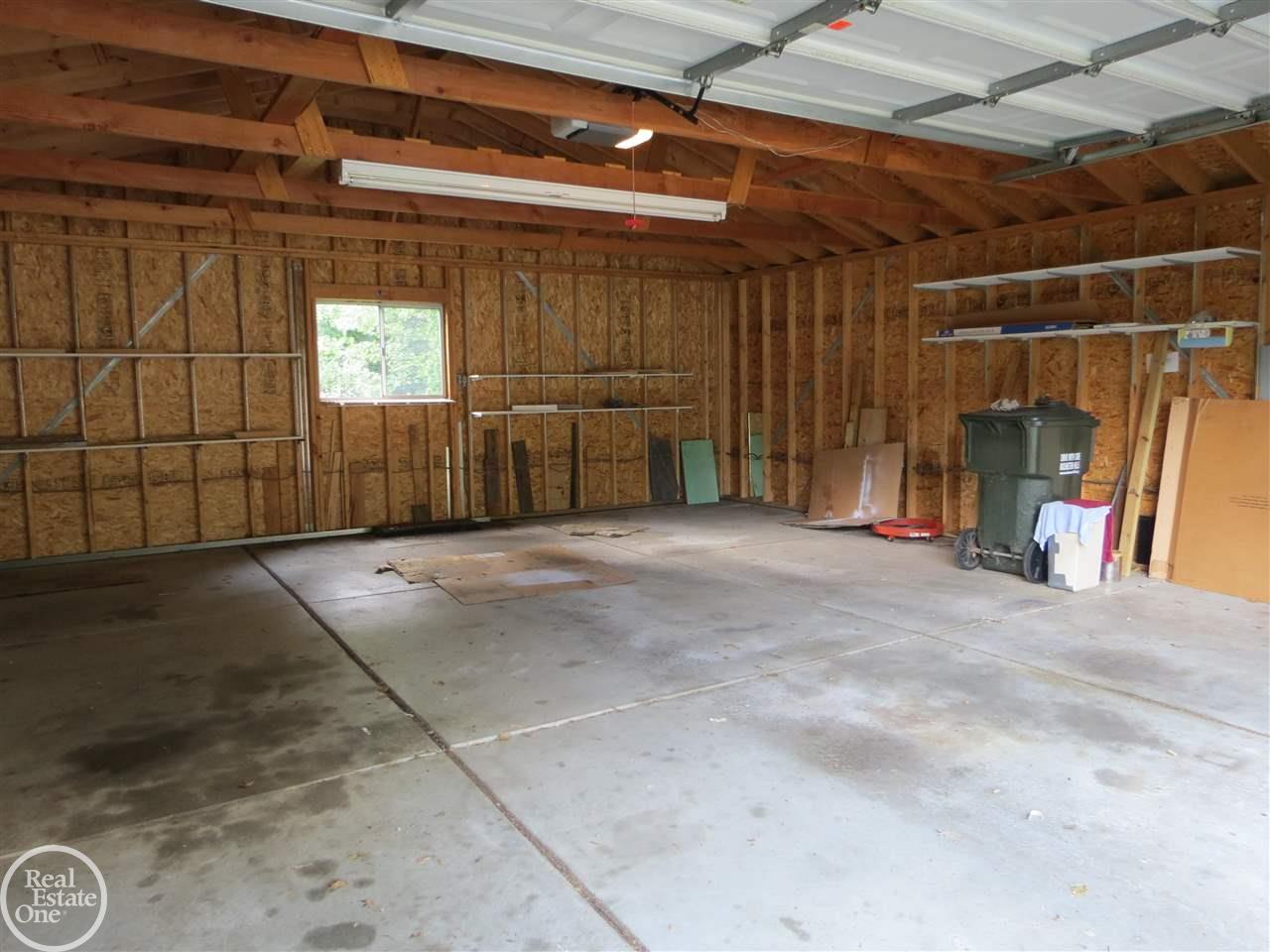 3530 Alida Avenue Rochester, MI 48309 - Photo 31 of 55 50053248-35.JPG