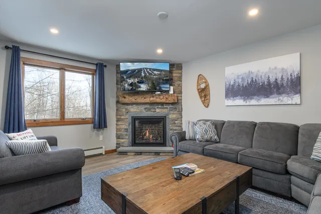 $749,000 | 45 Kettlebrook Road, Unit J6, Ludlow, VT 05149