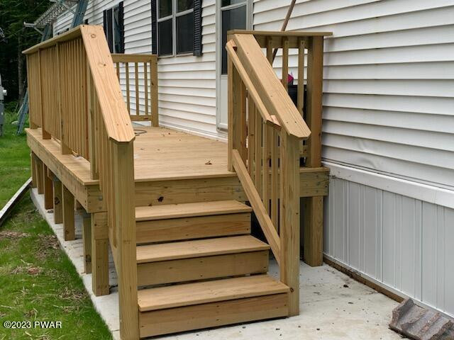118 Middle Road Greentown, PA 18426 - Photo 20 of 22 Front Deck