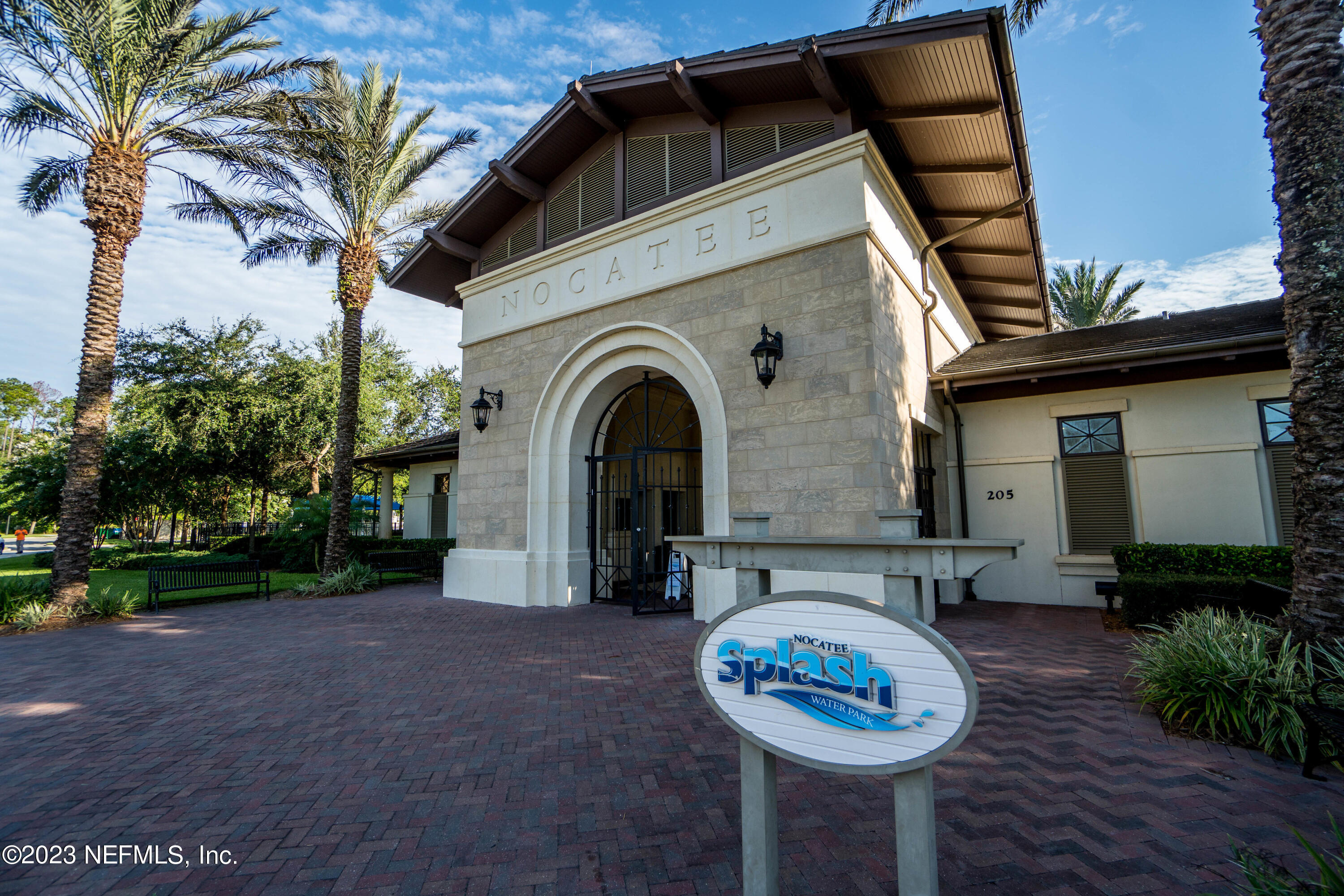 26 Woodview Court Ponte Vedra, FL 32081 - Photo 57 of 71 a view of a house with a tub and a table
