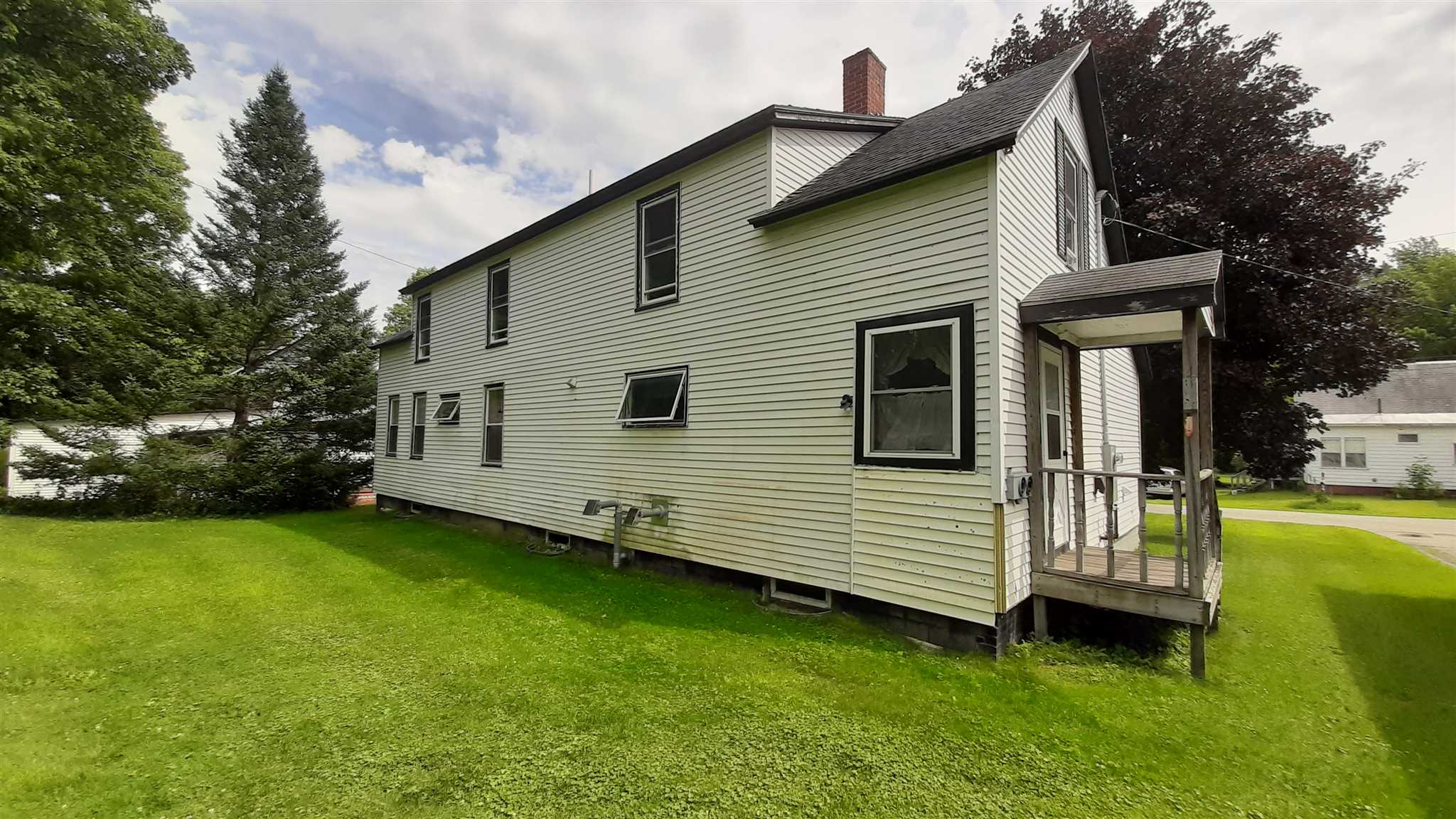 10 Meadow Street Ludlow, VT 05149 - Photo 4 of 21