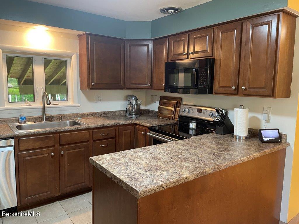249 Hancock Road Pittsfield, MA 01201 - Photo 5 of 53 20260611_142926169_iOS