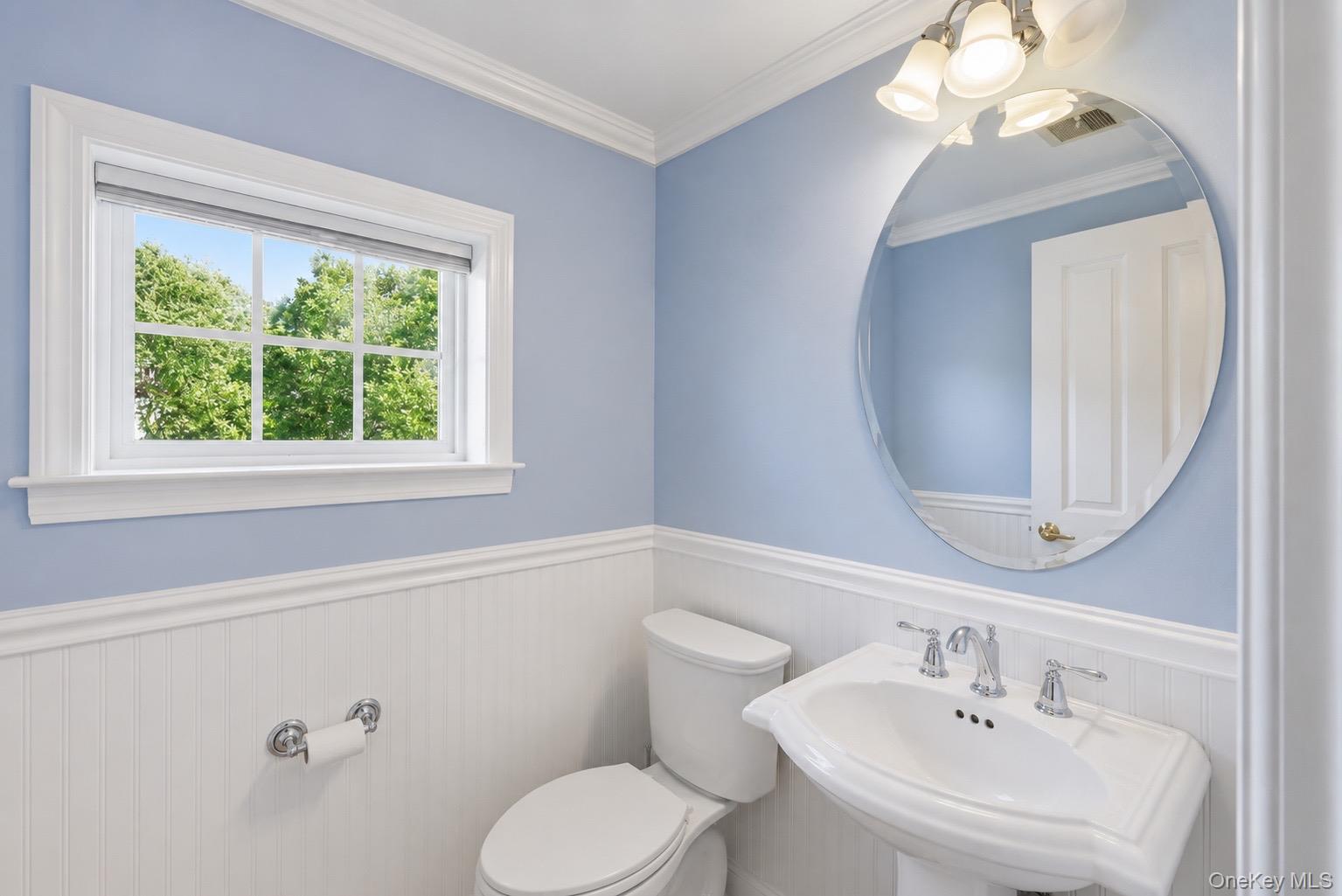 323 Waterside Close Peekskill, NY 10566 - Photo 14 of 42 Renovated powder room