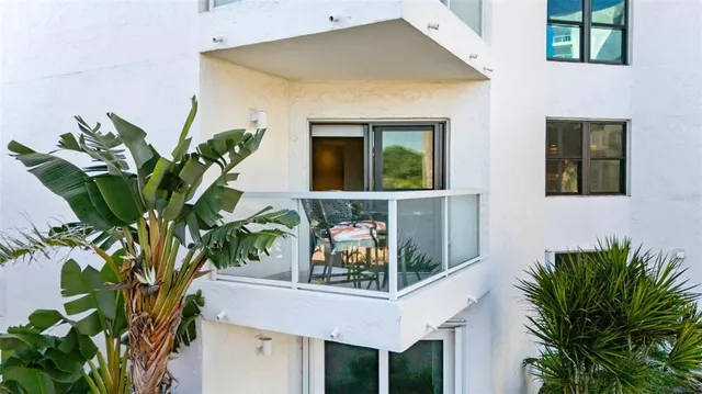 $949,000 | 1000 Longboat Club Road, Unit 204, Longboat Key, FL 34228