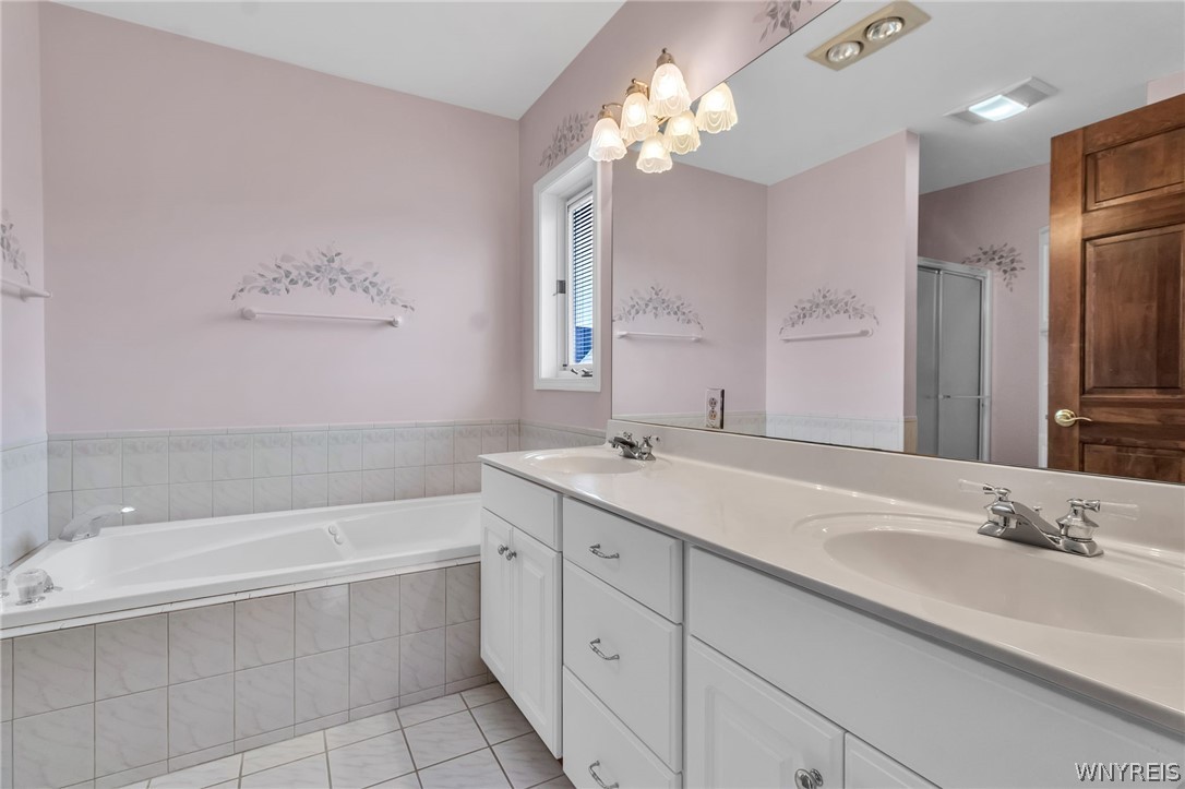 5005 Harris Hill Road Clarence, NY 14221 - Photo 23 of 38 Primary bath with jacuzzi tub