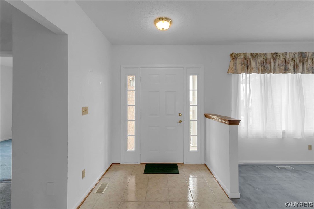 5005 Harris Hill Road Clarence, NY 14221 - Photo 8 of 38 entry way