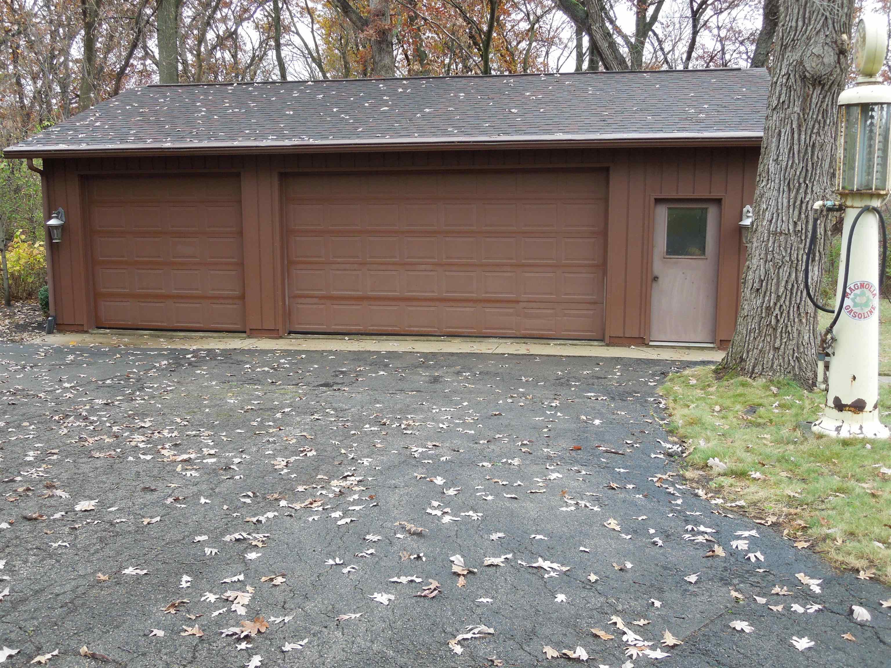 1870 Mill Road Rockford, IL 61108 - Photo 2 of 28