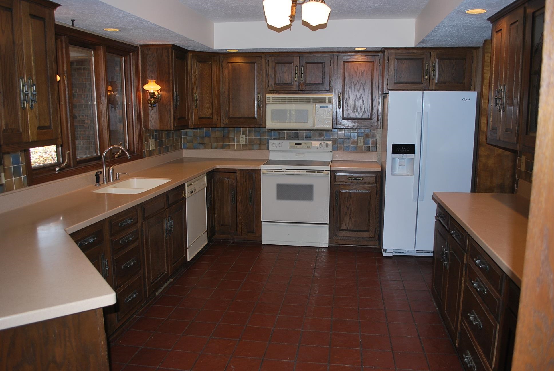 1870 Mill Road Rockford, IL 61108 - Photo 7 of 28