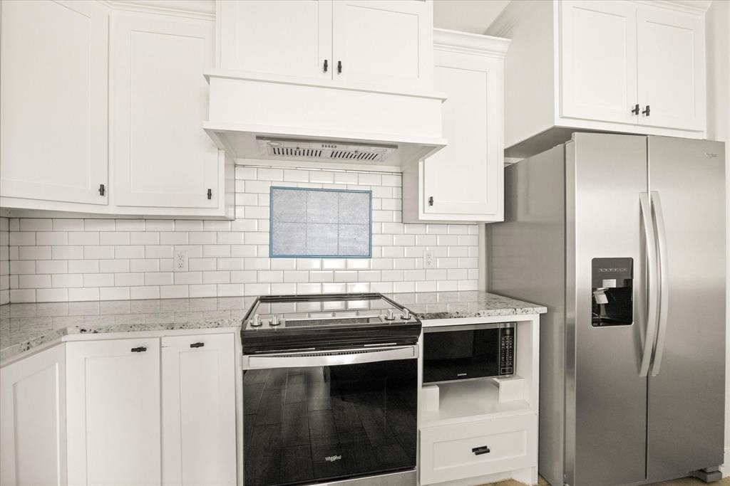 409 Cleveland Road Granbury, TX 76049 - Photo 6 of 23