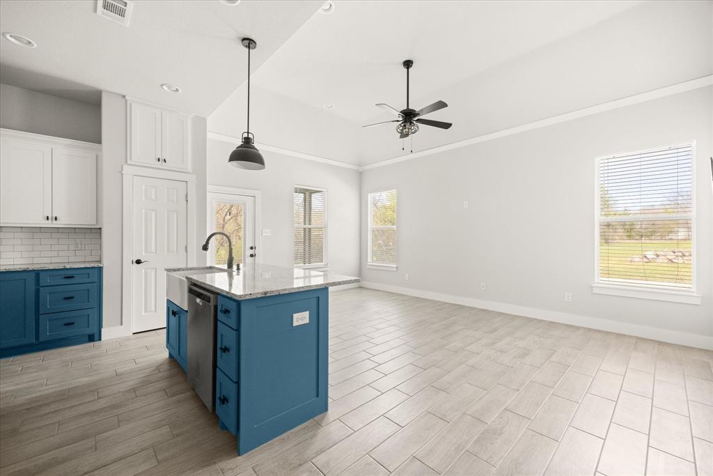 409 Cleveland Road Granbury, TX 76049 - Photo 7 of 23