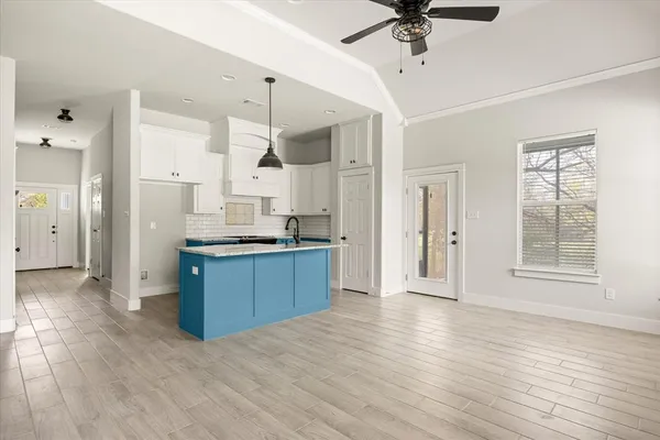 $1,950 | 409 Cleveland Road, Granbury, TX 76049