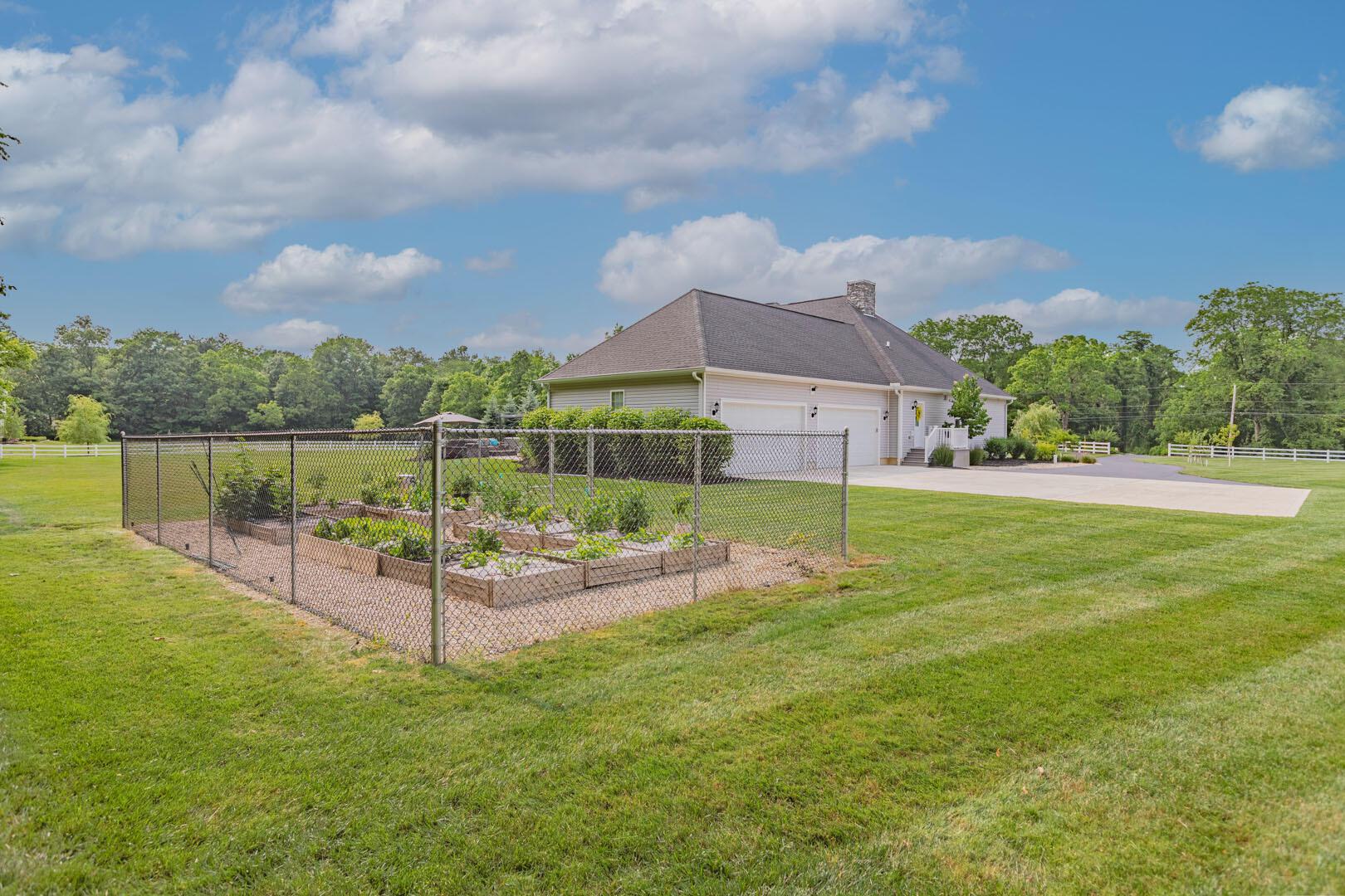 14338 Center Village Road Galena, OH 43021 - Photo 70 of 73 14338-Central-village-ext-19