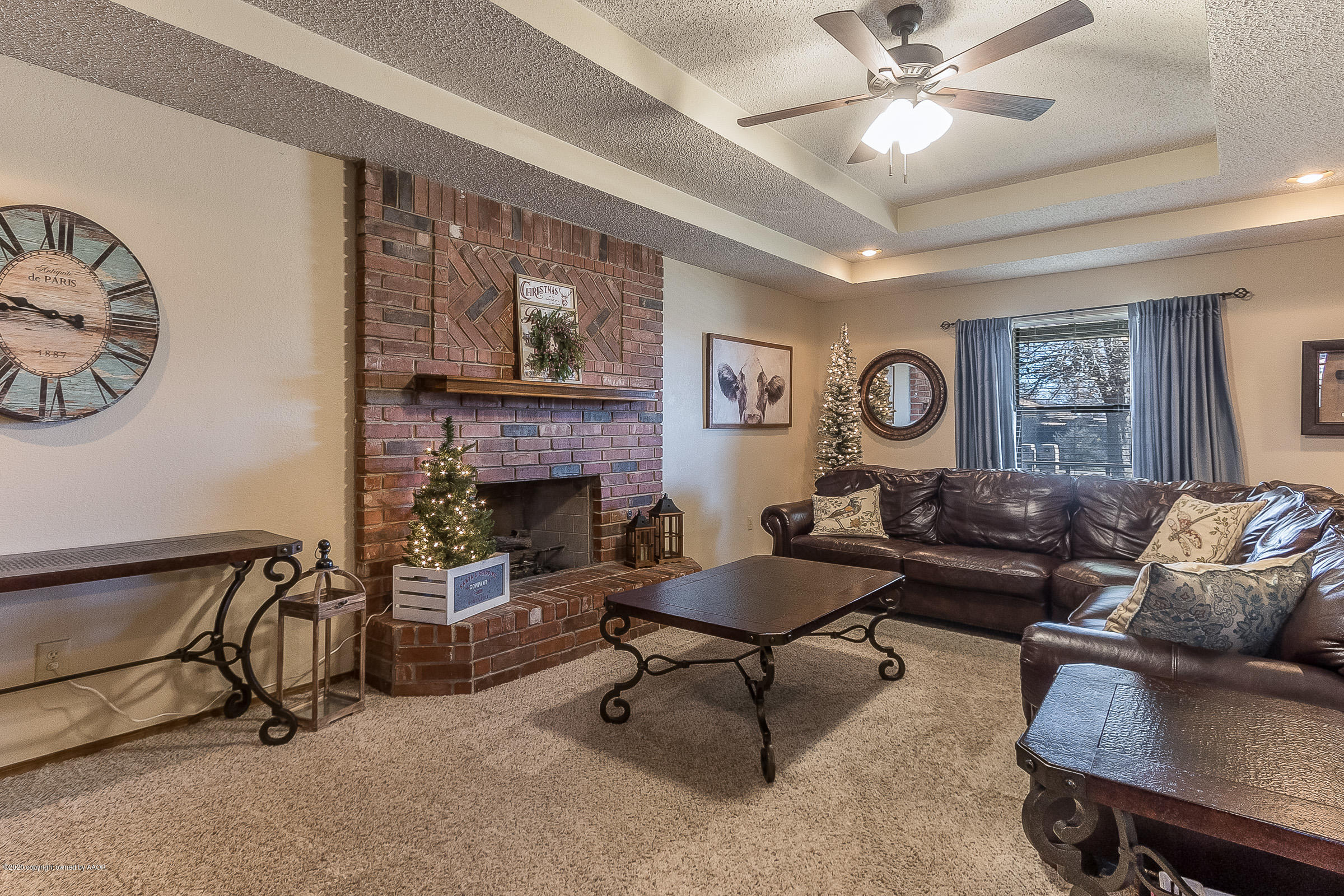 6914 Devonshire Road Amarillo, TX 79109 - Photo 6 of 23 005_Living Room