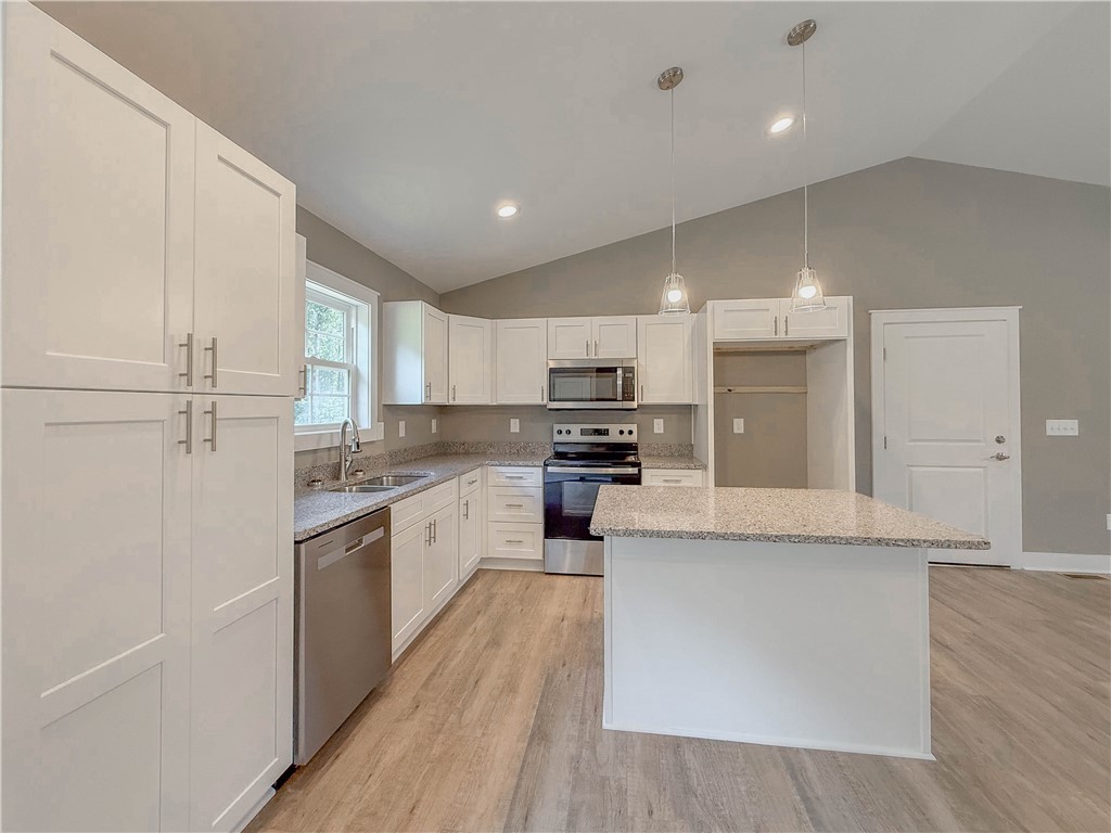 324 Code Circle Seneca, SC 29678 - Photo 11 of 38 Gallery Image 11