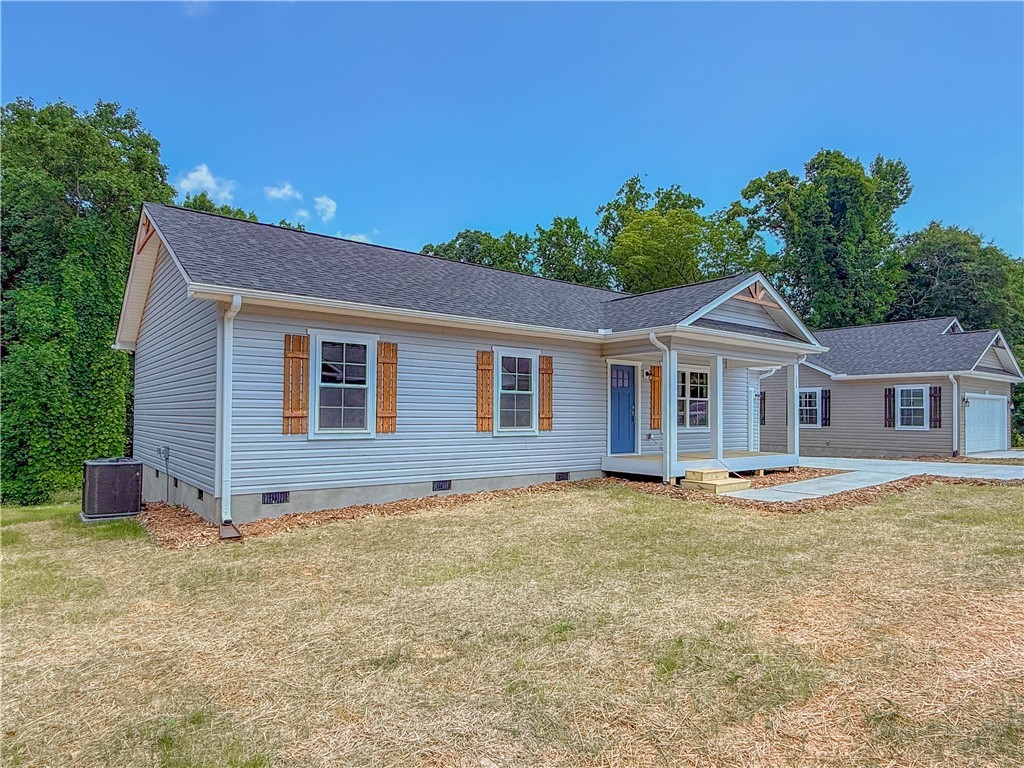 324 Code Circle Seneca, SC 29678 - Photo 2 of 38 Gallery Image 2