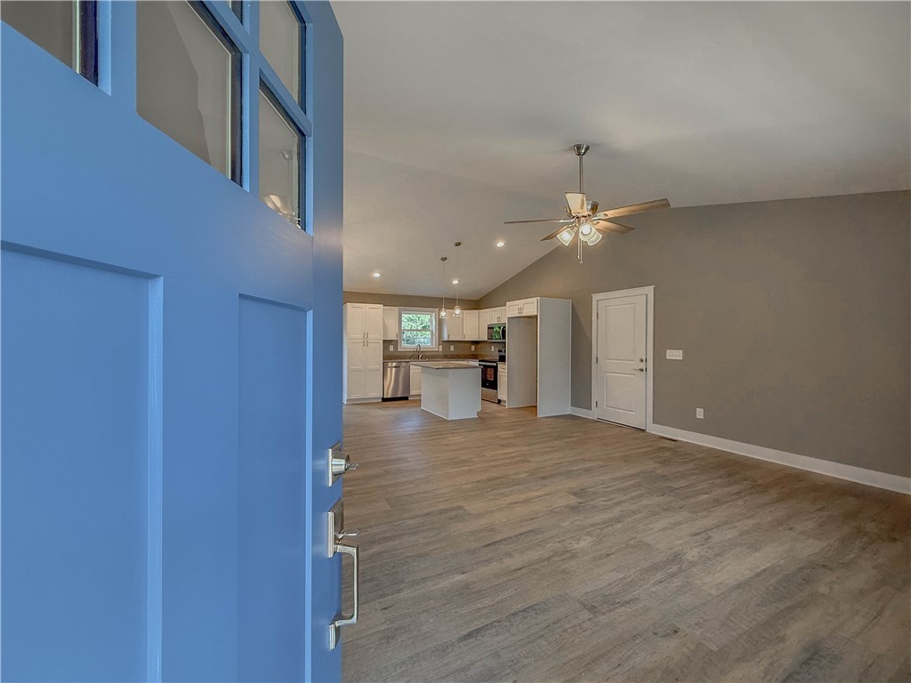 324 Code Circle Seneca, SC 29678 - Photo 4 of 38 Gallery Image 4