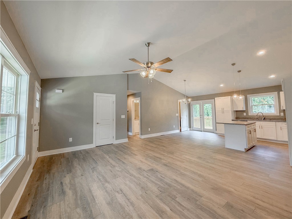 324 Code Circle Seneca, SC 29678 - Photo 8 of 38 Gallery Image 8