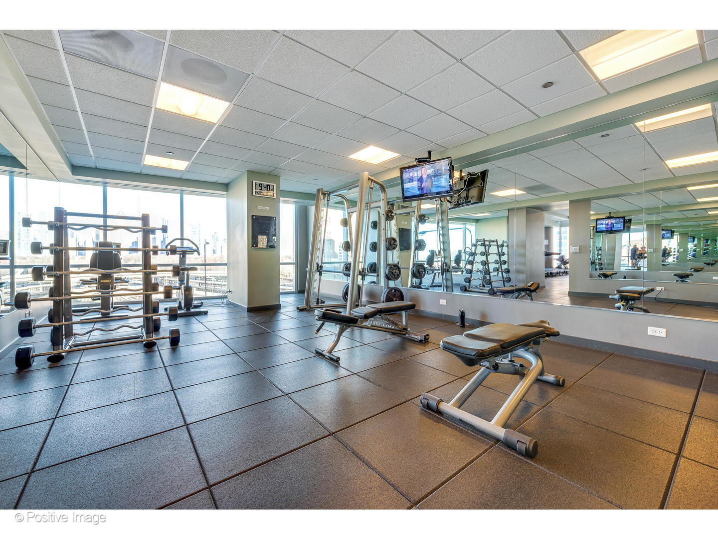 1201 South Prairie Avenue, Unit 2402 Chicago, IL 60605 - Photo 29 of 32 a lobby with furniture and outdoor view
