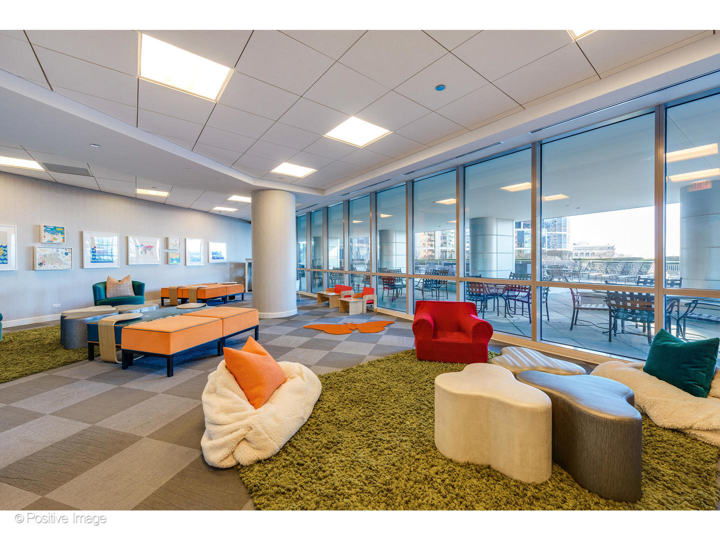 1201 South Prairie Avenue, Unit 2402 Chicago, IL 60605 - Photo 30 of 32 a living room with furniture and a large window