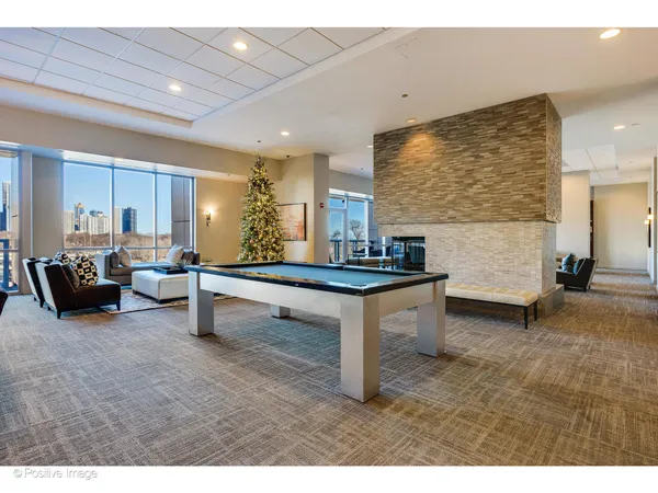 $899,000 | 1201 South Prairie Avenue, Unit 2402, Chicago, IL 60605