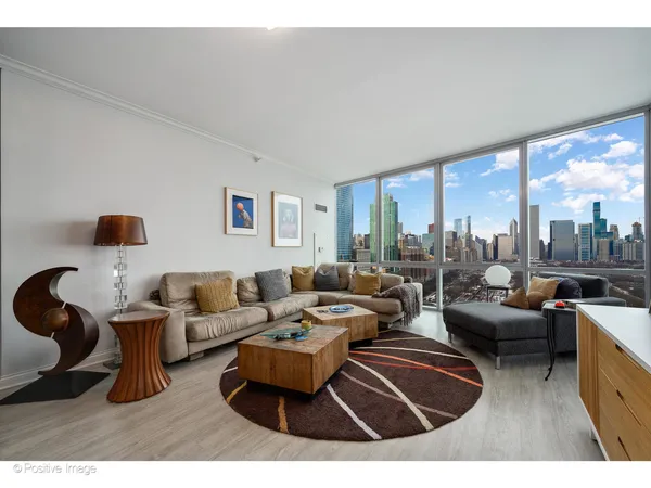 $899,000 | 1201 South Prairie Avenue, Unit 2402, Chicago, IL 60605