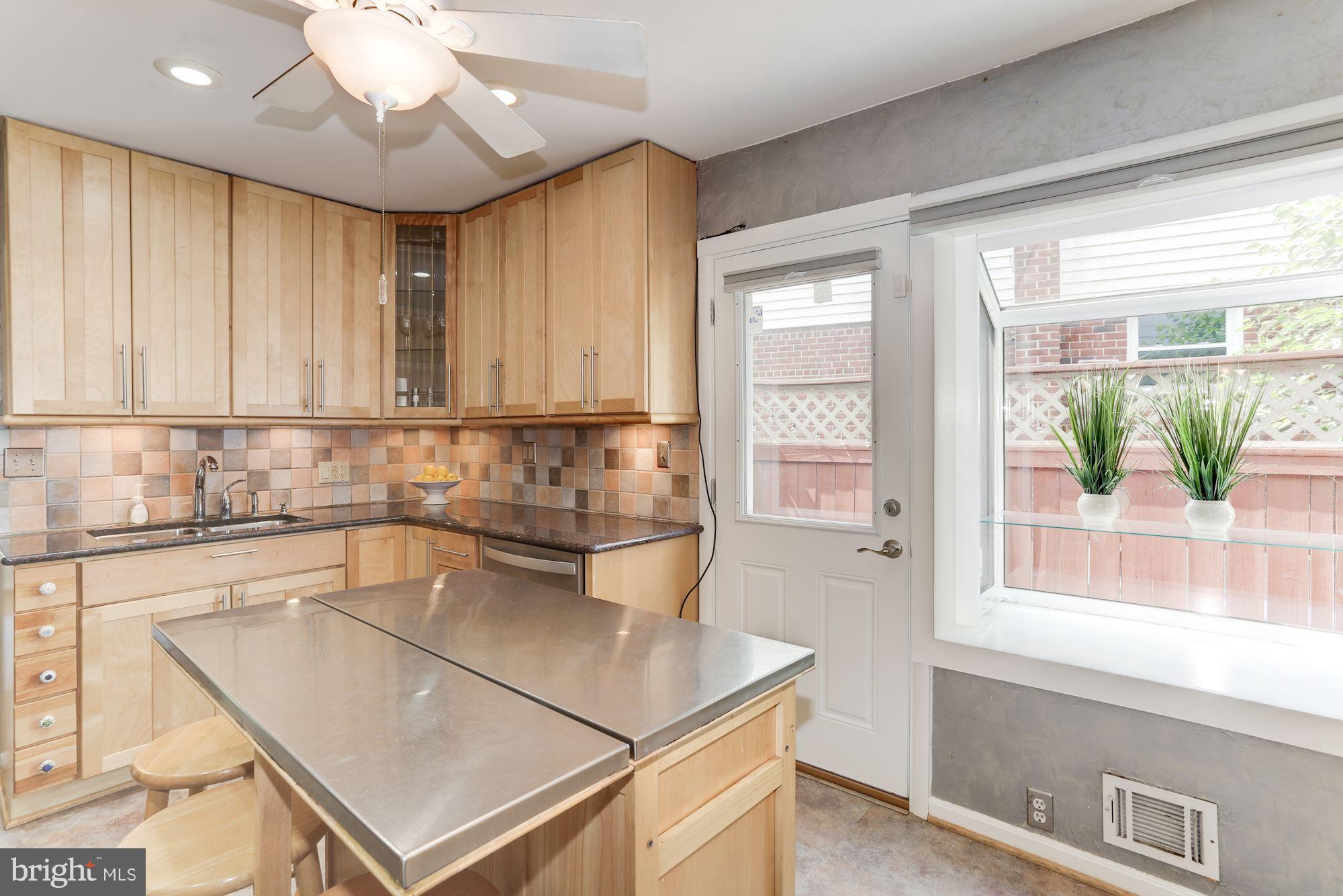 10118 Renfrew Road Silver Spring, MD 20901 - Photo 11 of 30 Kitchen