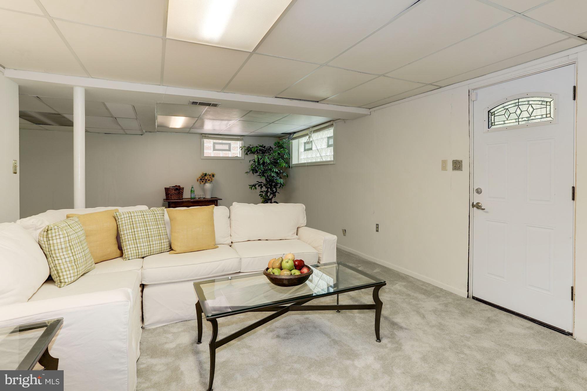 10118 Renfrew Road Silver Spring, MD 20901 - Photo 20 of 30 Family Room