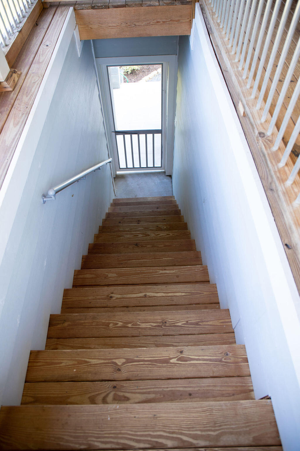 26 Castlebury Road Walterboro, SC 29488 - Photo 11 of 50 Entering main level
