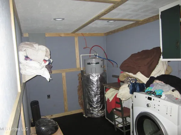 $350,000 | 1356 County Road 180, Blue Springs, MS 38828